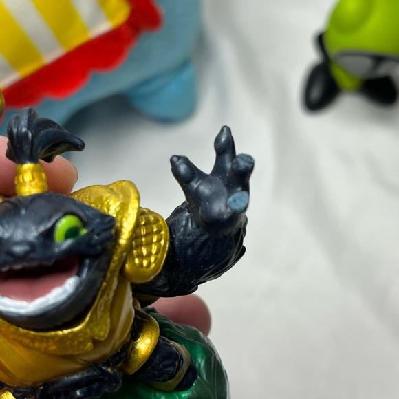 Assorted Video Game Collectible Action Figures and Accesories - Picture 13 of 14